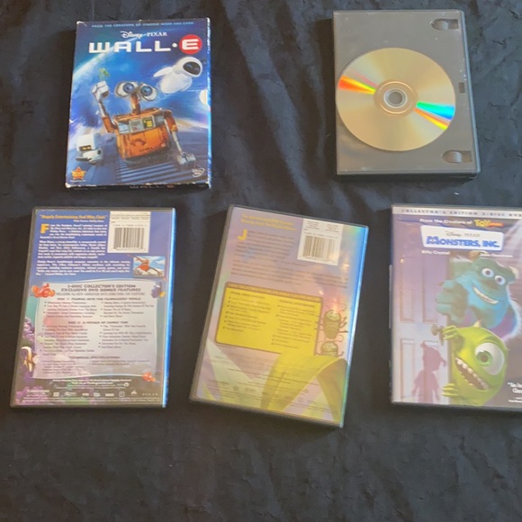 ⚡️⚡️5/$20 🍿Finding Nemo, monsters Inc., bugs life,Wall - E  &The Incredibles 🍿 - Picture 5 of 5